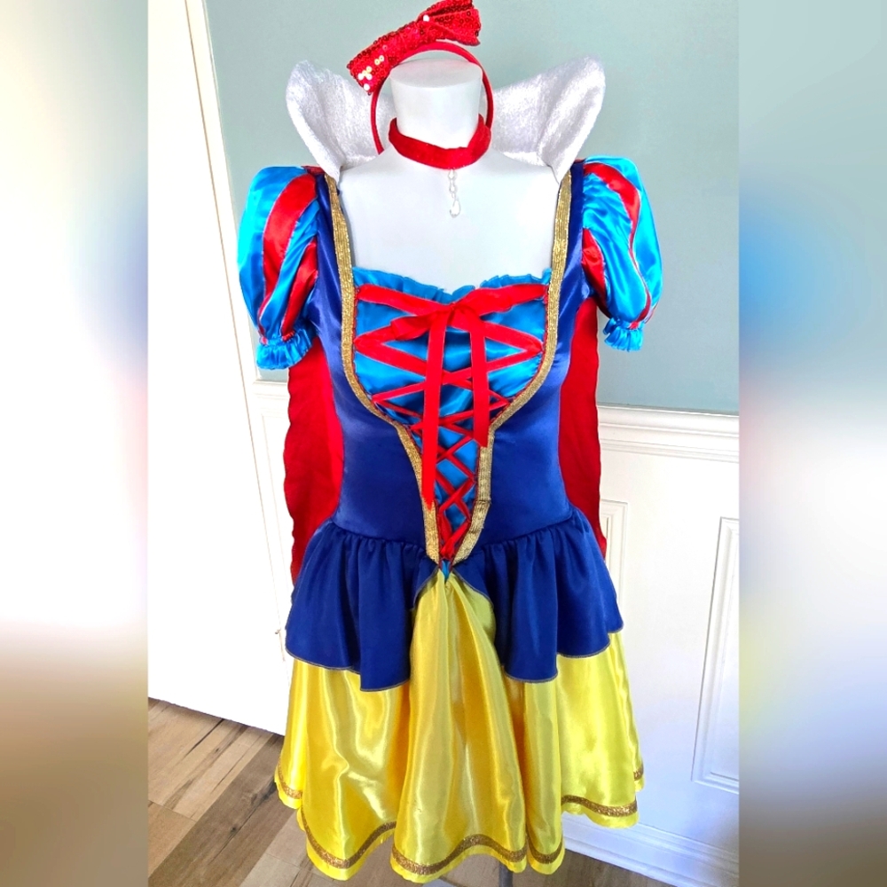 Disney XS/S Snow White Halloween Costumes Fairy Tale Collection
